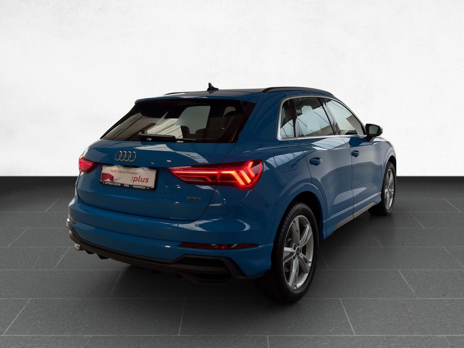 Audi Q3 S line 40 TFSI quattro S tronic /AHK/Pano/LED