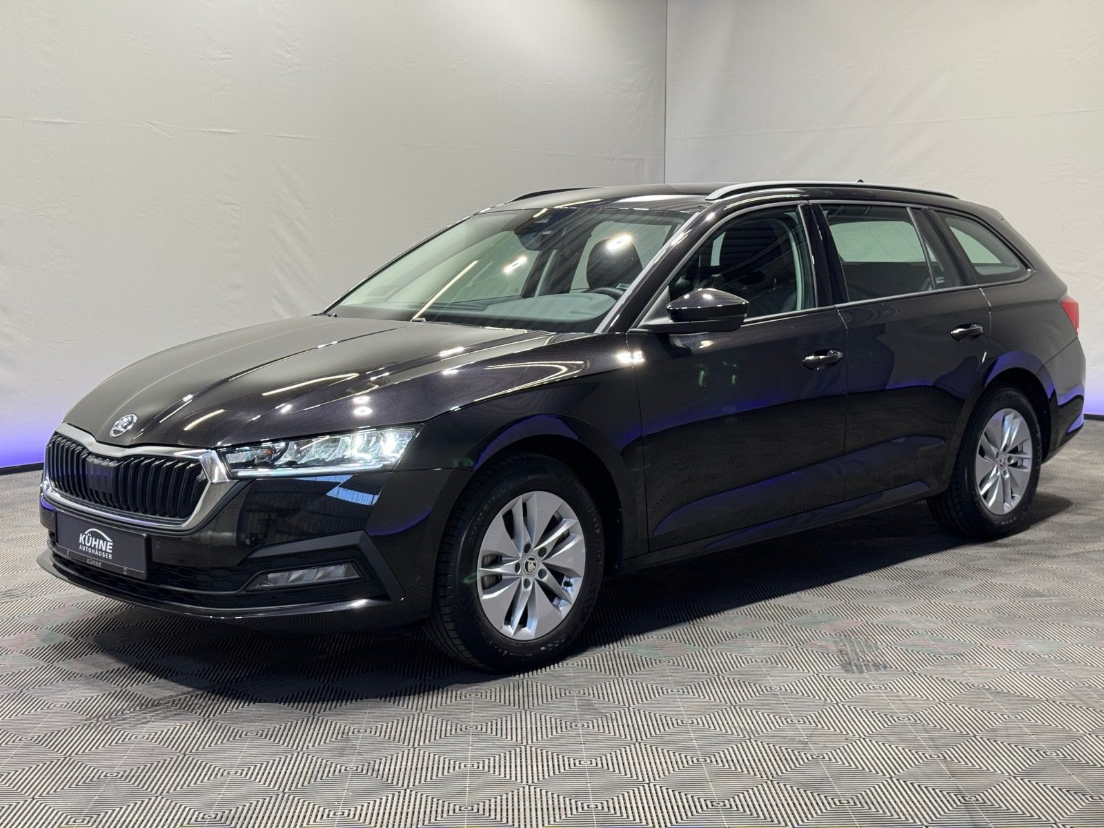 Skoda Octavia Combi 2.0 TDI Ambition - Samsaru's Car Outlet