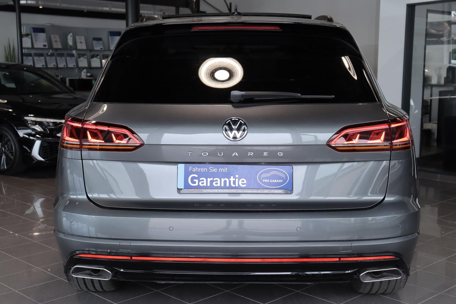 Volkswagen Touareg 3.0 V6 TSI Elegance 4Mot. R-LINE - Samsaru's Car Outlet