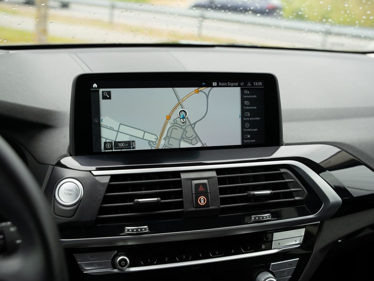 BMW X3 xDrive30e Advantage - Samsaru's Car Outlet