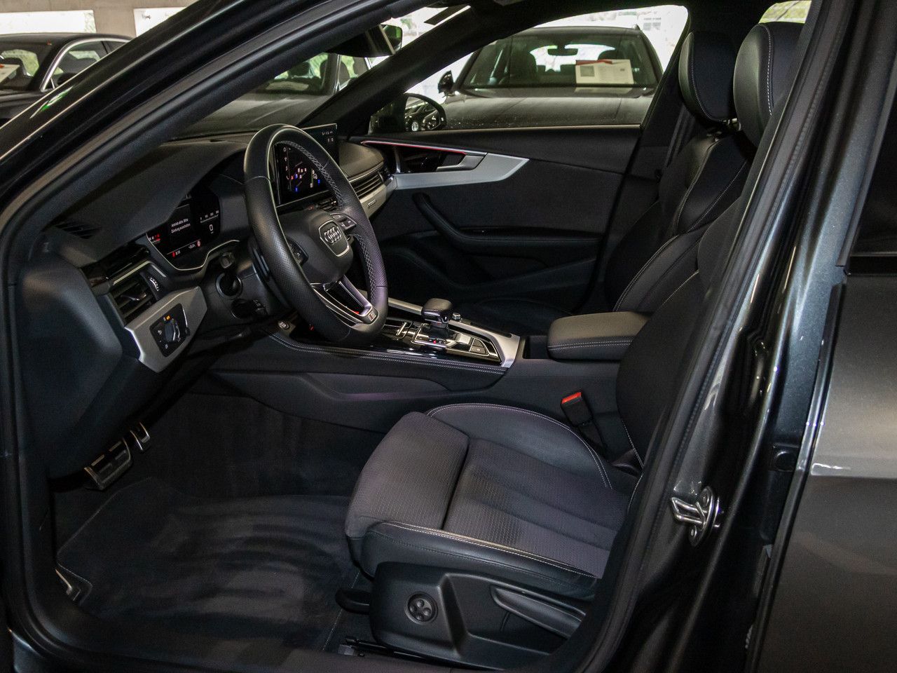 Audi A4 Avant 45 TFSI qu S line - Samsaru's Car Outlet