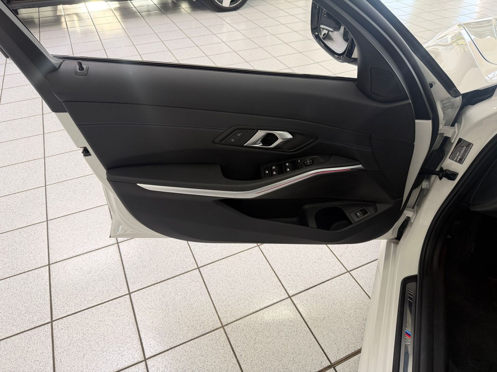 BMW 330 i xDrive Touring M Sport*PANO*HUD*ACC*360°