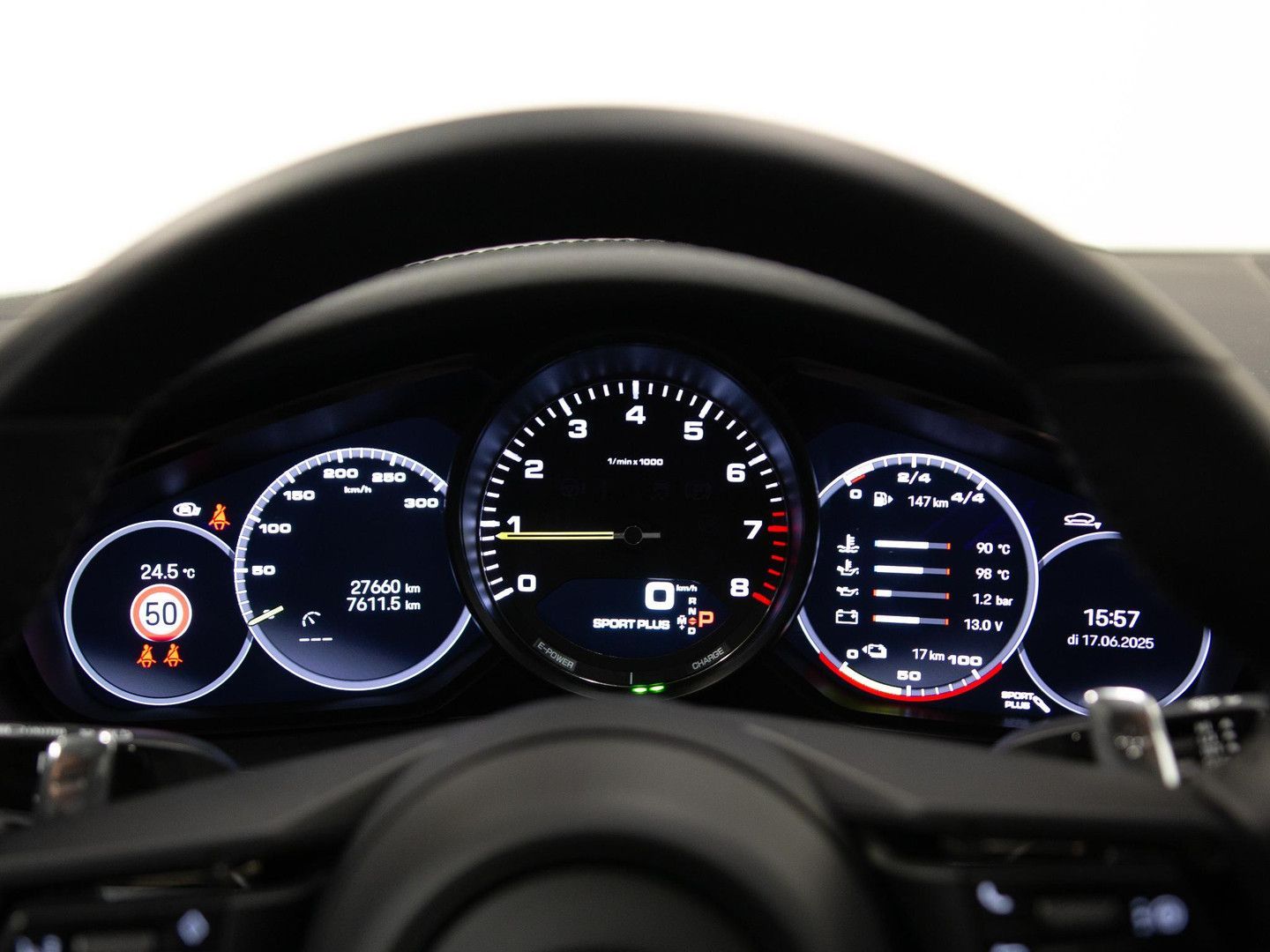 Porsche Panamera 4 E-Hybrid Platinum Edition
