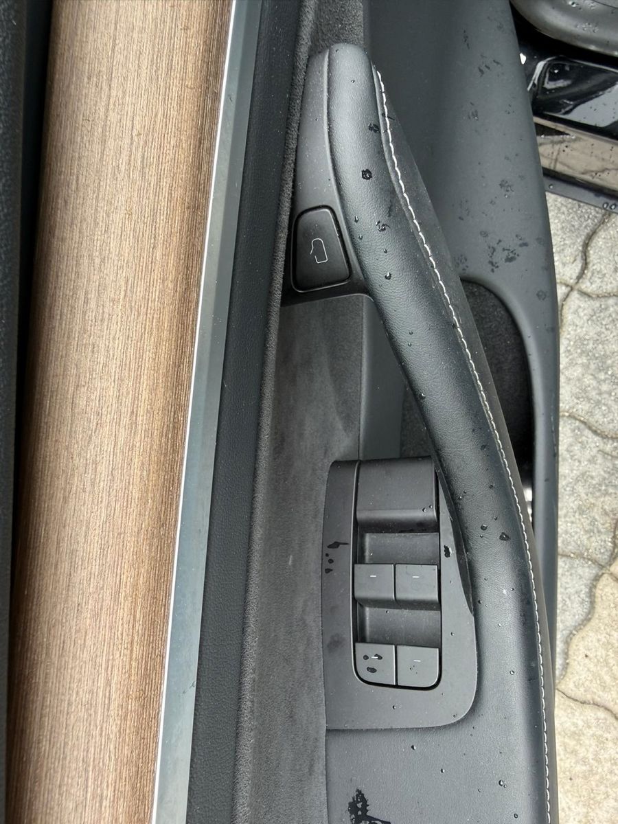 Tesla Model Y Long Range Dual AWD 8-FACH+AHK