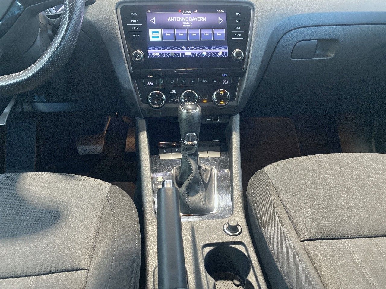 Skoda Octavia Combi Style 1.5 TSI - Samsaru's Car Outlet