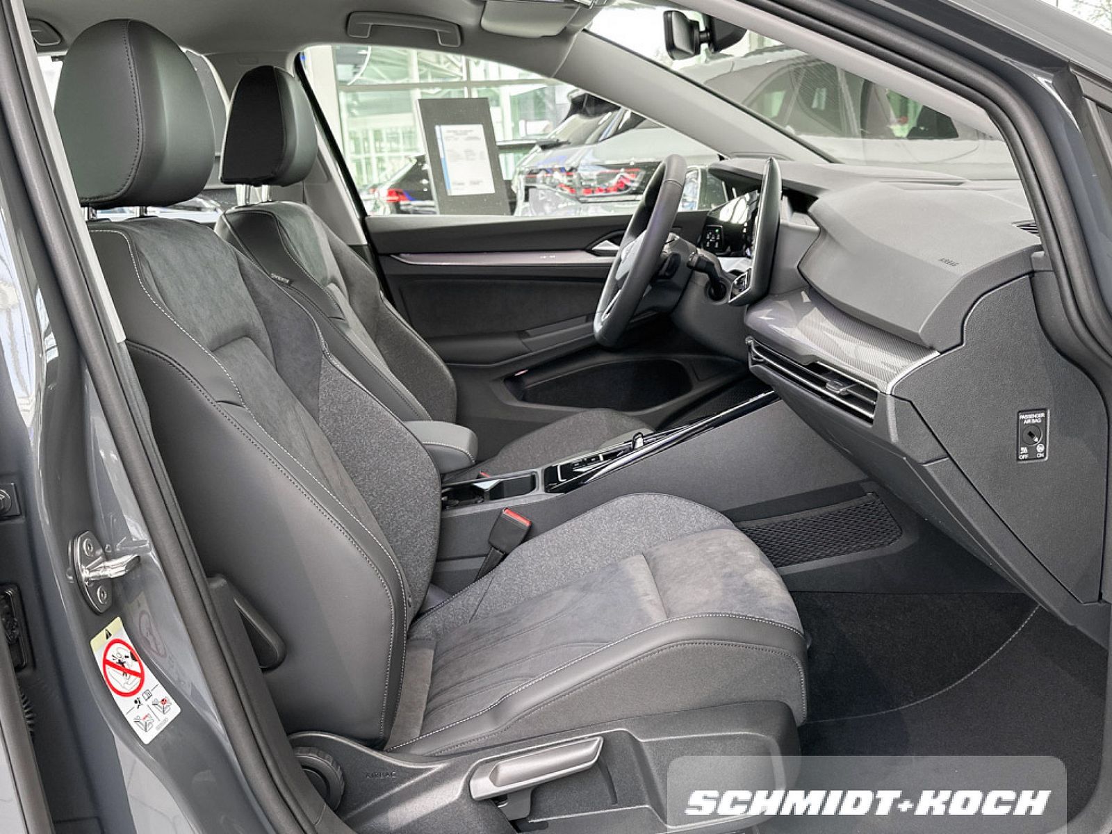 Volkswagen Golf VIII 1.5 eTSI DSG Style NAVI MATRIXLED PDC