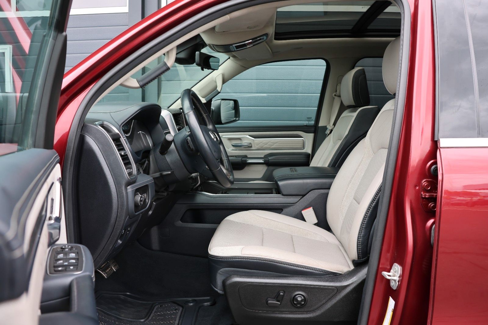 Dodge RAM 1500 5.7 4x4/ACC/HUD/360/H&K/Luftfederung/22