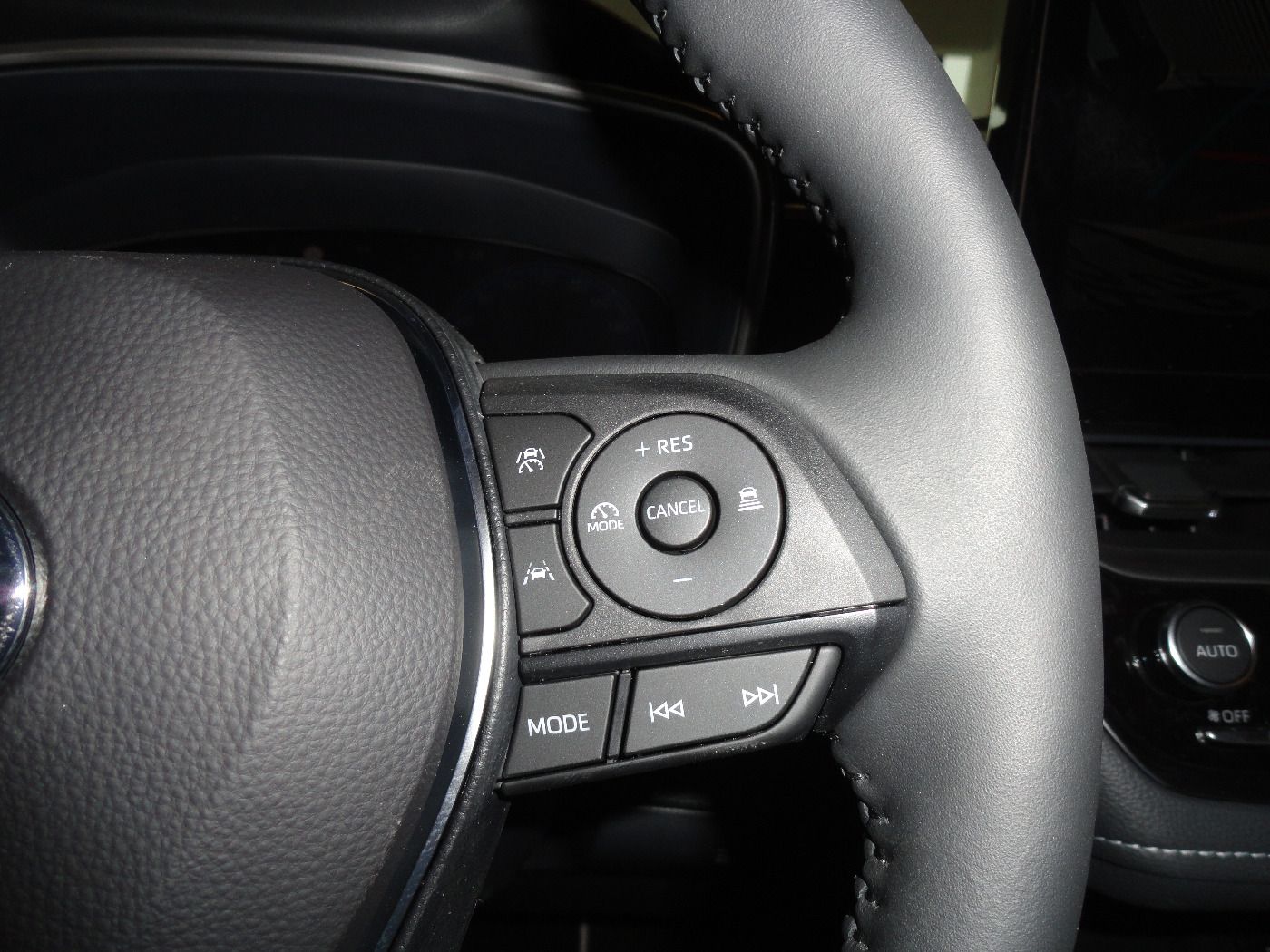 Toyota Corolla 2.0 l Hybrid TS. Teamplayer ACC+LED+Navi