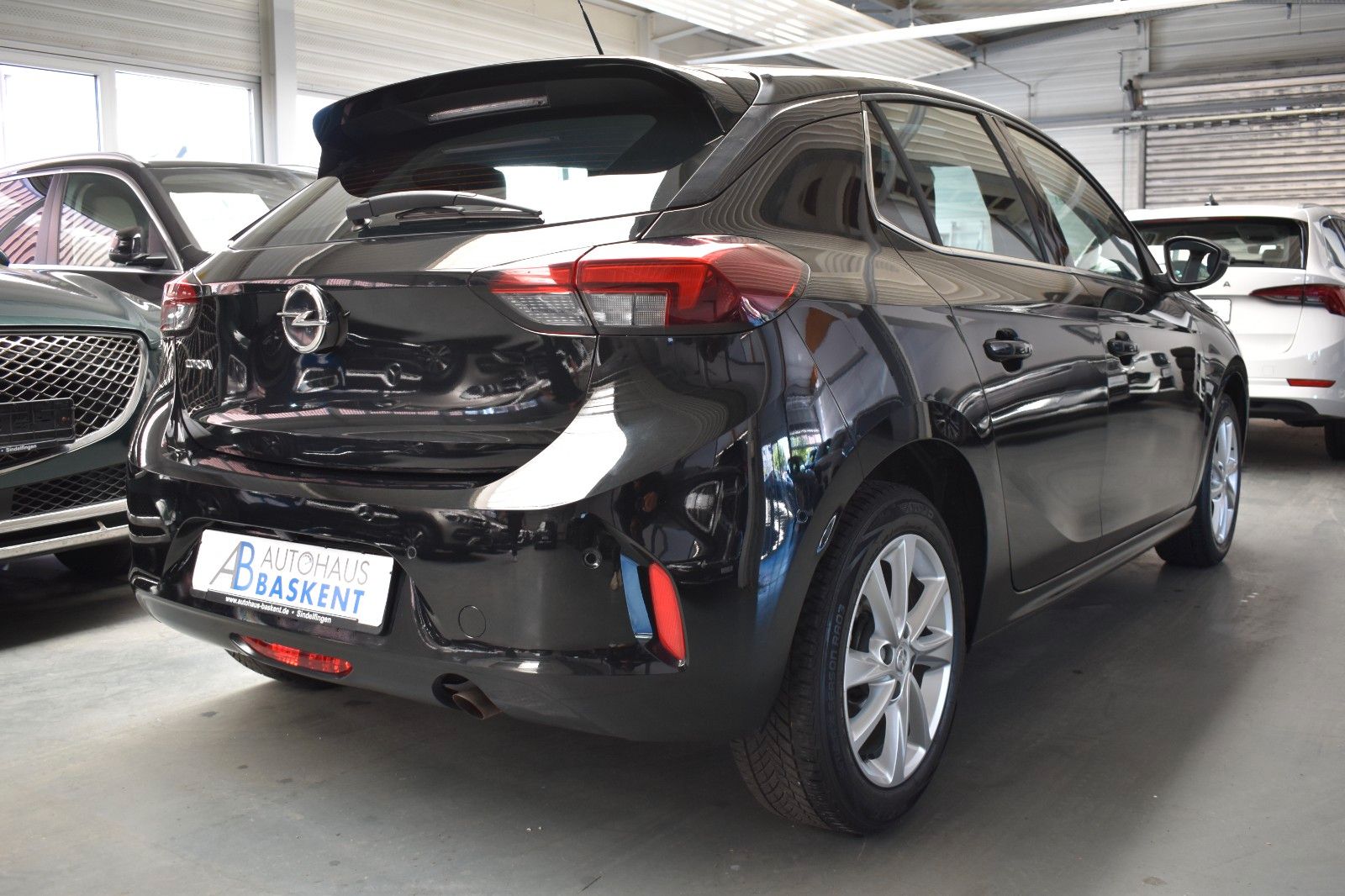 Opel Corsa F Elegance - Samsaru's Car Outlet
