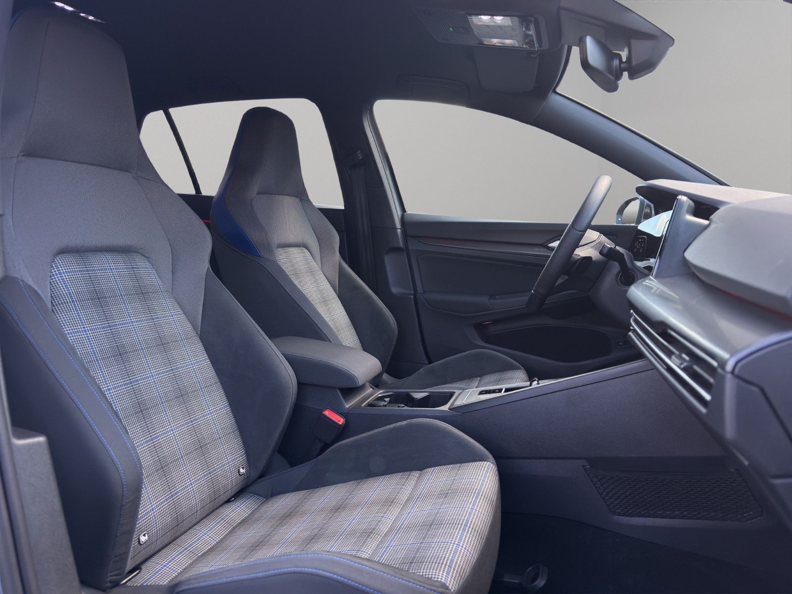 Volkswagen Golf VIII 1.4 TSI GTE DSG - Samsaru's Car Outlet