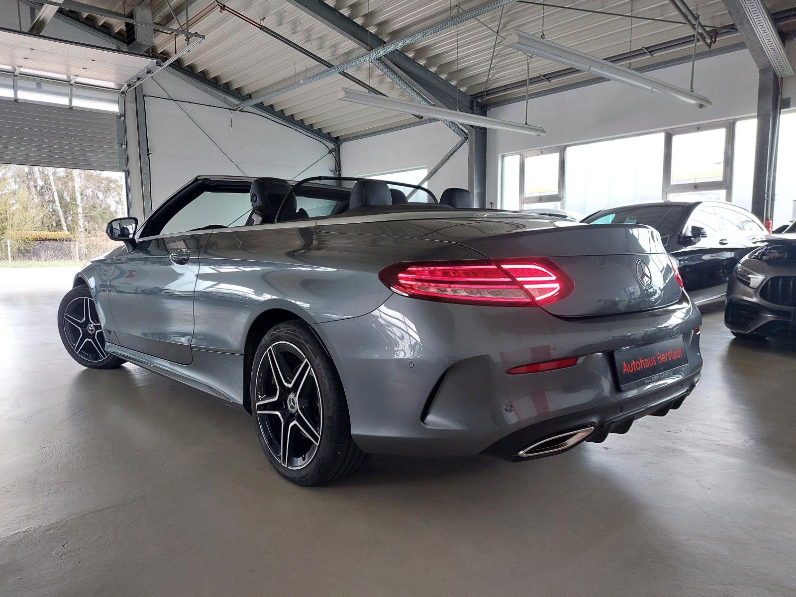 Mercedes-Benz C 180 Cabrio AMG-LINE - Samsaru's Car Outlet