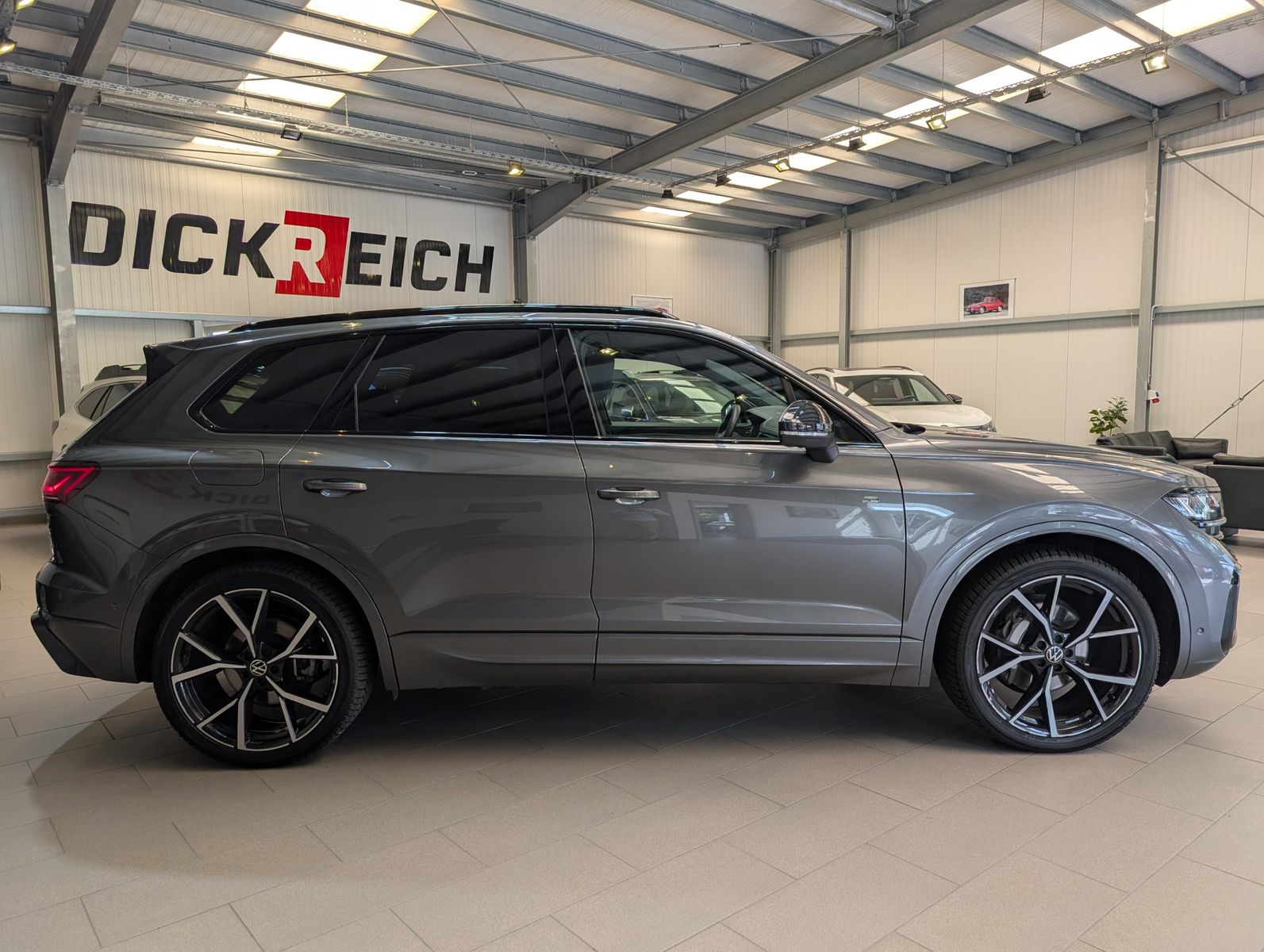 Volkswagen Touareg 3.0TDI 4M R-Line VOLL Black 22" UPE 114T
