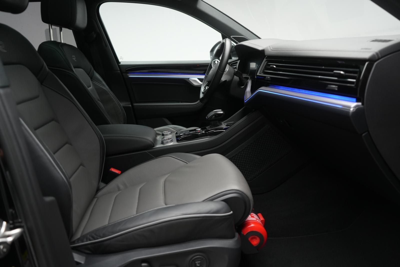 Volkswagen Touareg R-Line 3.0 TSI 22"/Matrix/STHZ/Pano/Luft