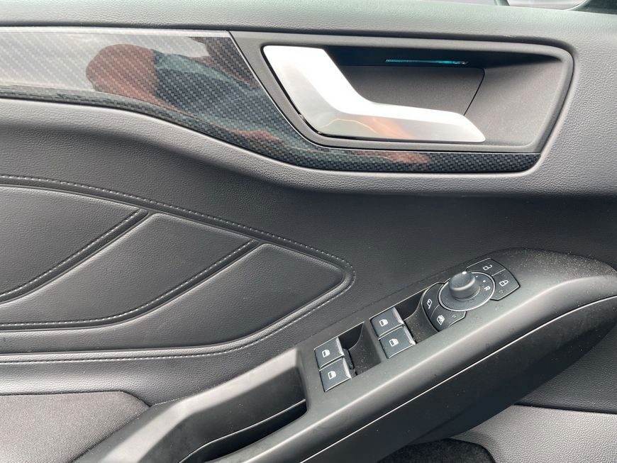 Ford Focus Turnier 1.0 EcoBoost Hybrid Aut. ST-LINE X