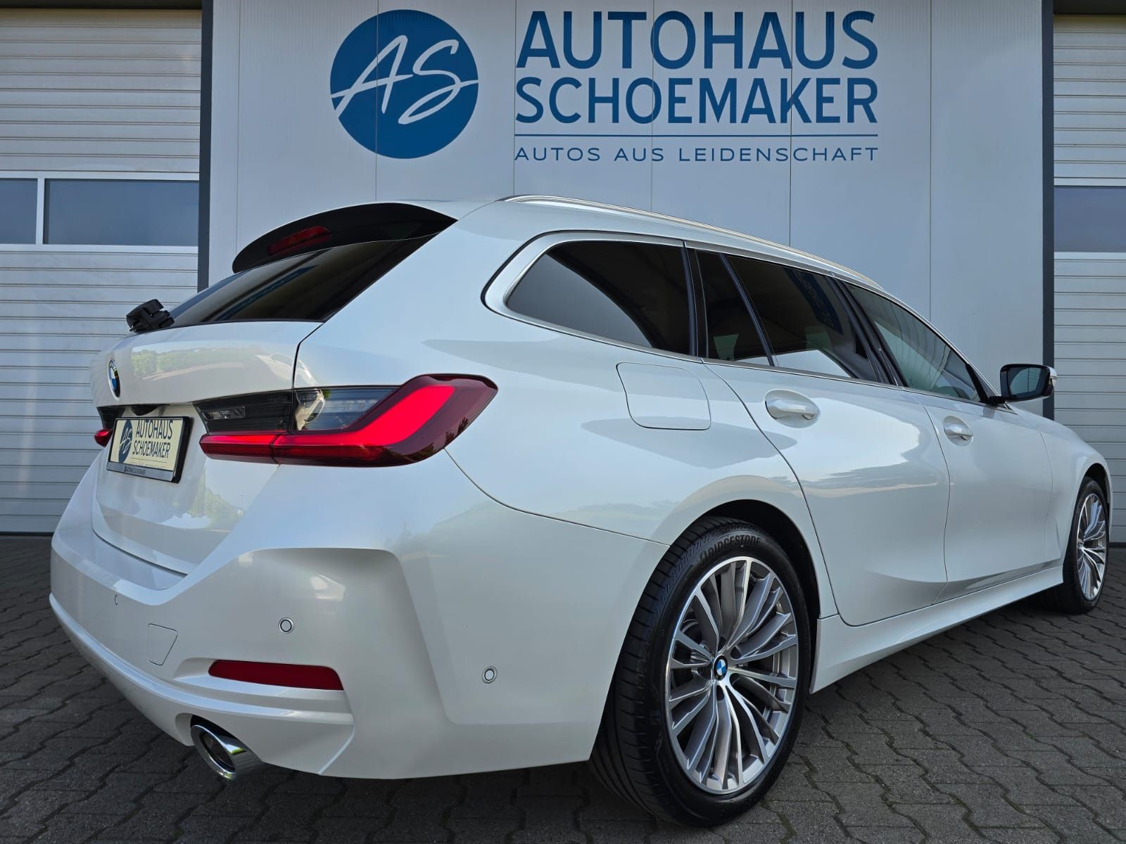 BMW 320d xDrive - Samsaru's Car Outlet