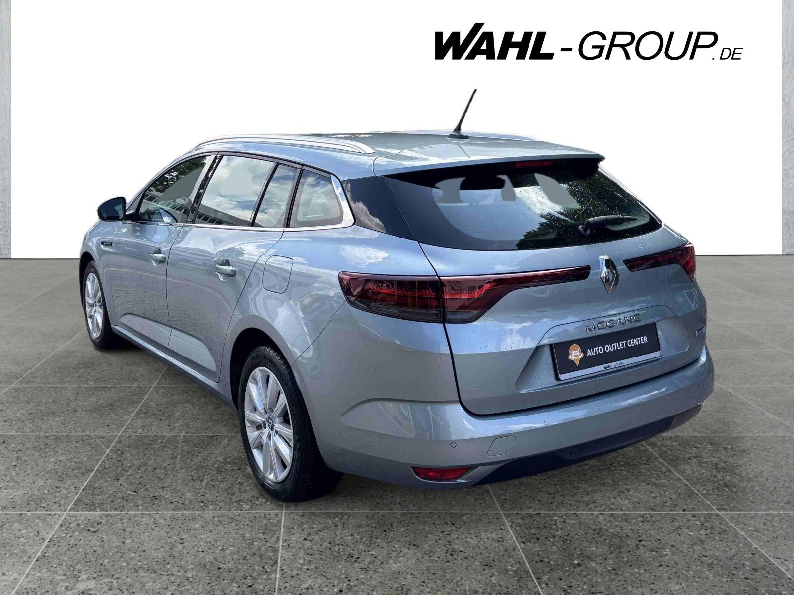 Renault Megane Grandtour ZEN E-TECH Plug-in - Samsaru's Car Outlet