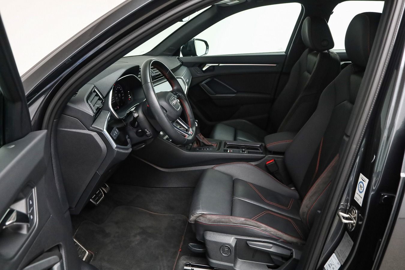 Audi Q3 S line black 45 TFSI qu. Assist, Navi, Sound