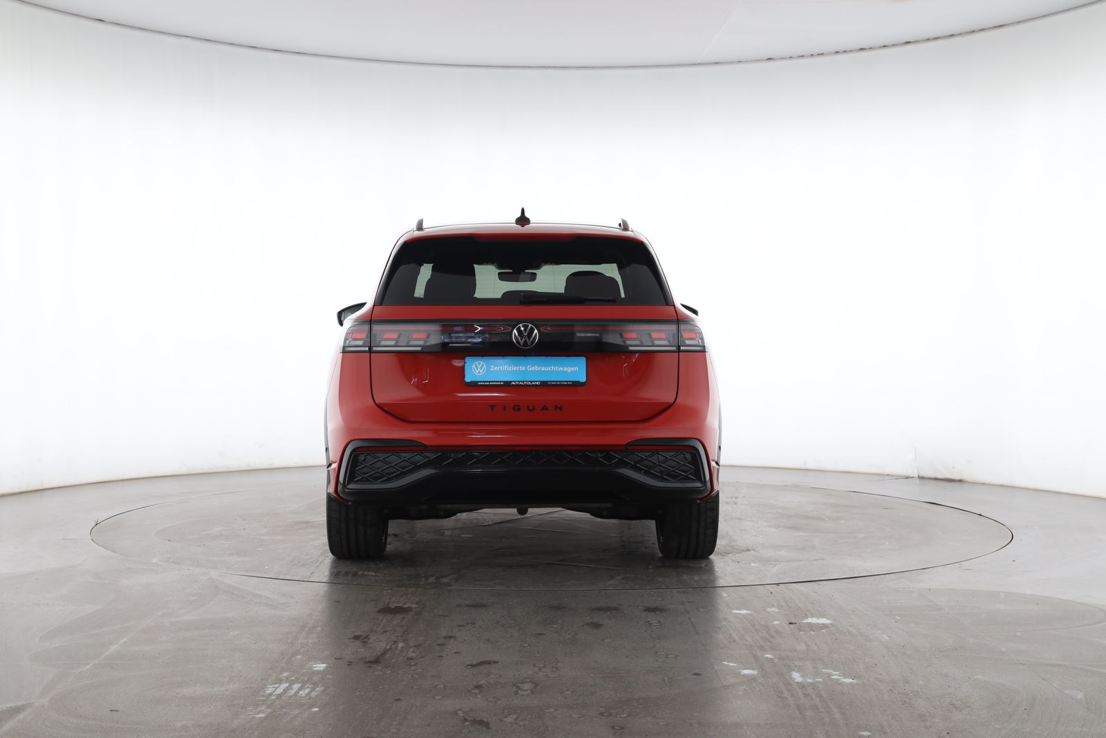 Volkswagen Tiguan 1.5 TSI DSG eHybrid R-Line | PANO | AHK |
