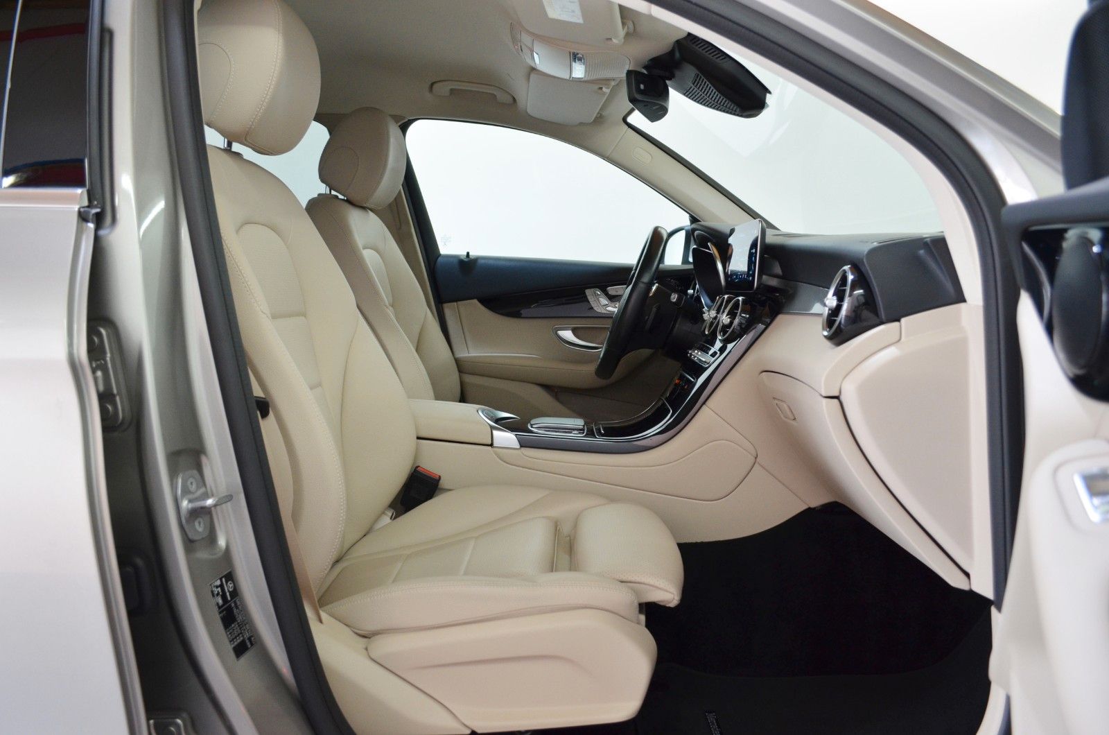 Mercedes-Benz GLC 300 DE 4M"AIRMATIC"DISTR+"AHK"MASSAGE"MBEAM"