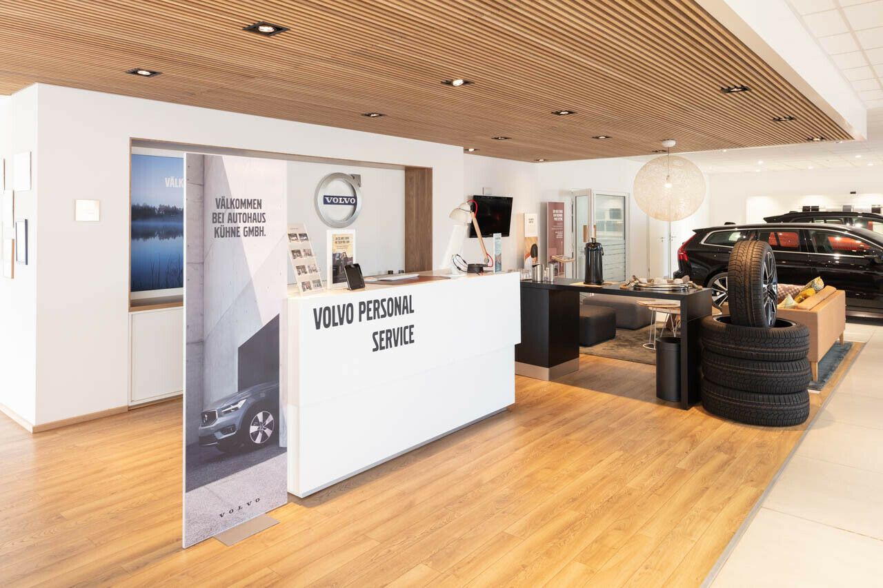 Volvo V60 T8 Ultra Dark PHEV AWD !!!B&W+PANO+MASSAGE!!