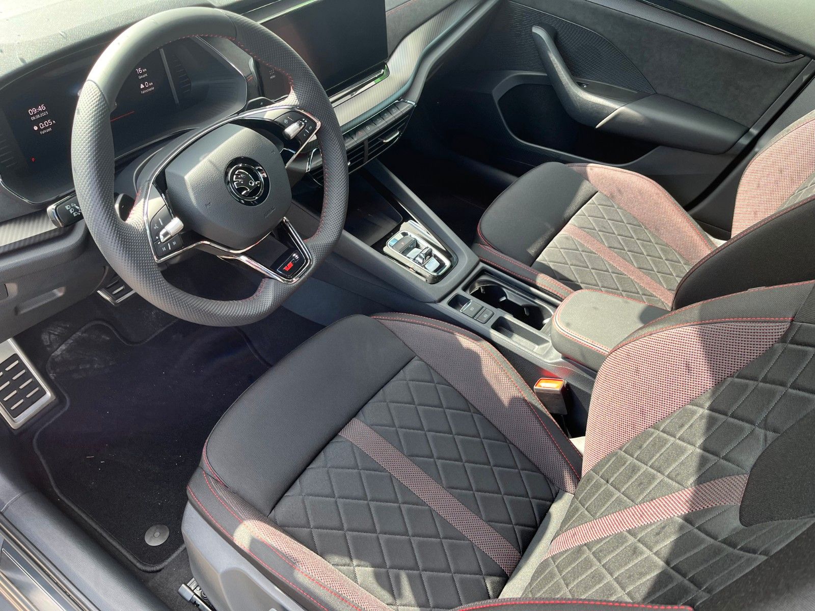 Skoda Octavia RS 2.0 TSI - Samsaru's Car Outlet