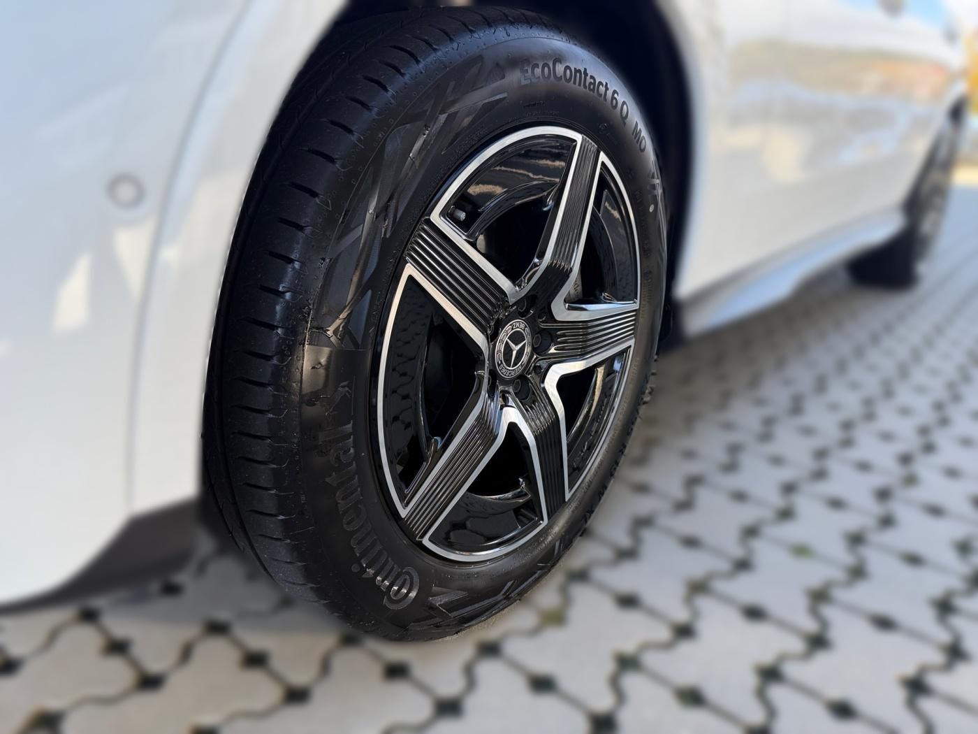 Mercedes-Benz GLC 220 d 4M AMG ADV. PLUS+AHK+360°+PANO+DISTR.+