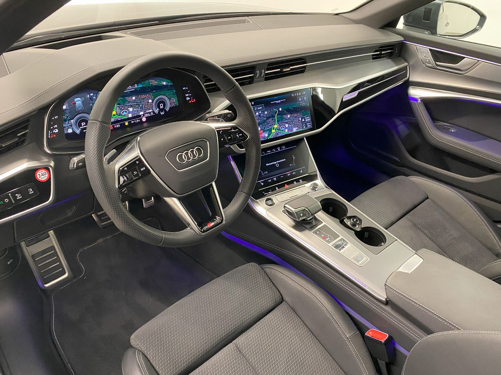 Audi A6 Avant 55 TFSIe quattro S line - Samsaru's Car Outlet