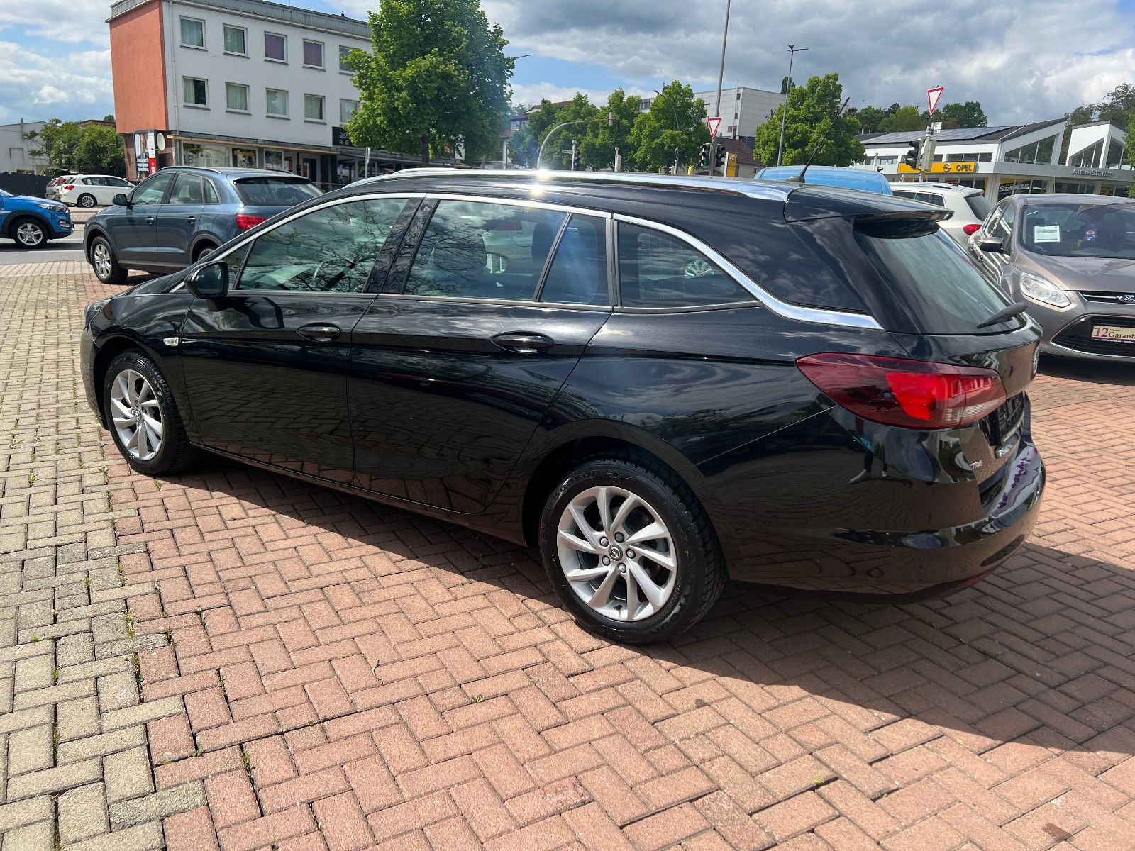 Opel Astra K Sports Tourer Elegance - Samsaru's Car Outlet