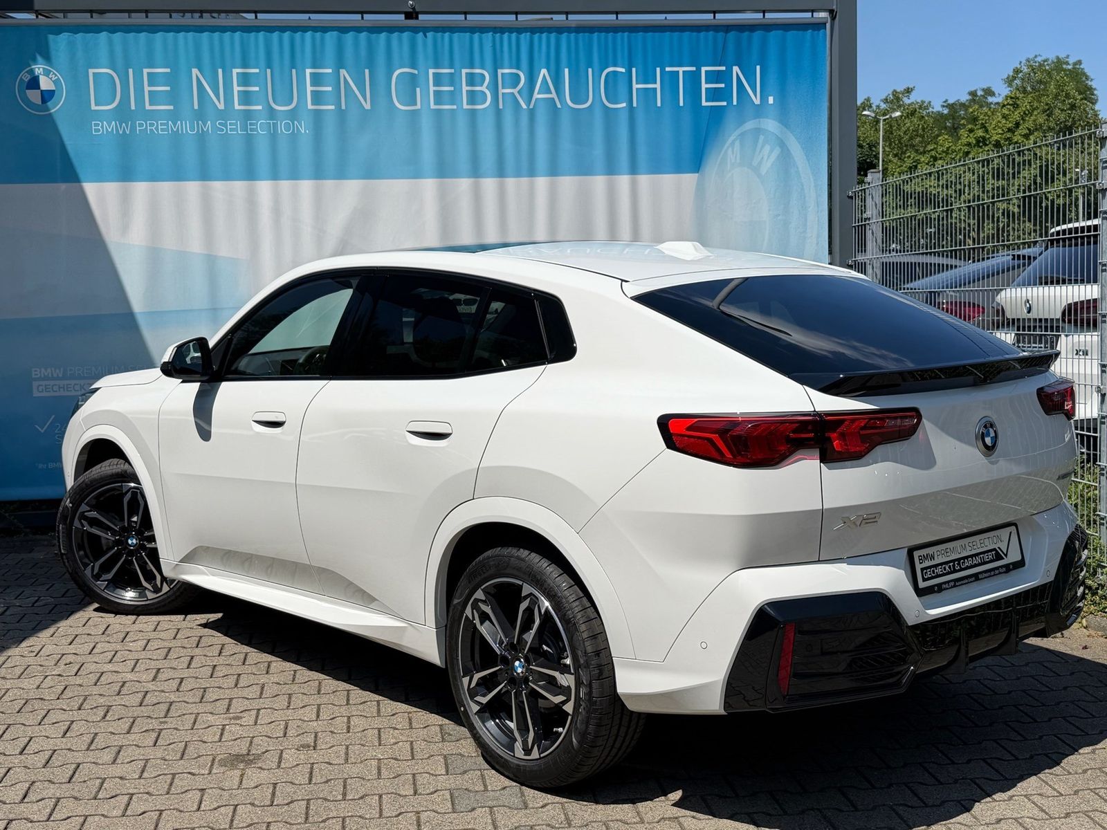 BMW X2 xDrive20d M Sport AHK PANO h&k Massage DA+