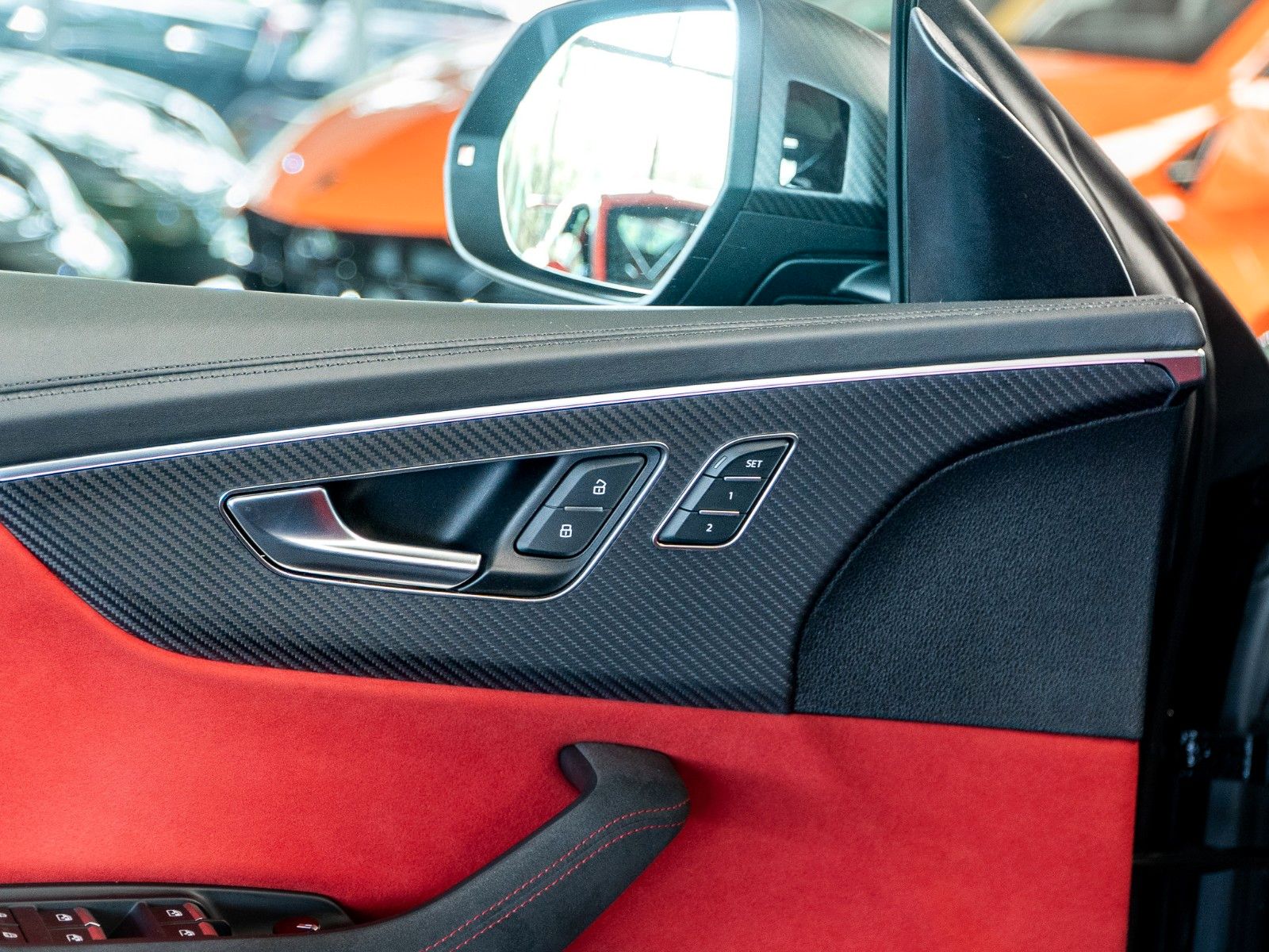 Audi RSQ8 performance Maxton Carbon Red Pano