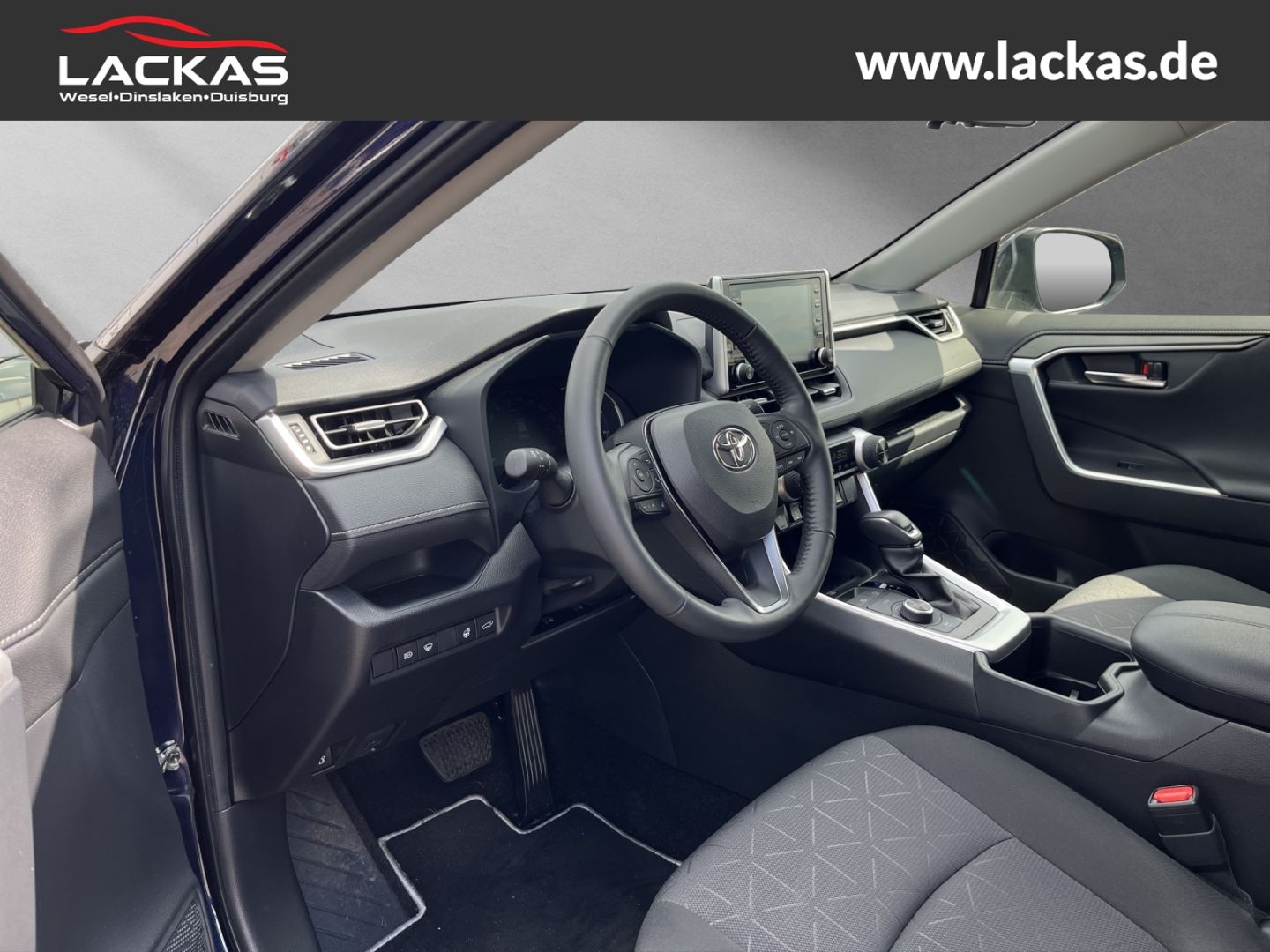 Toyota RAV 4 Hybrid 4x4 - Samsaru's Car Outlet