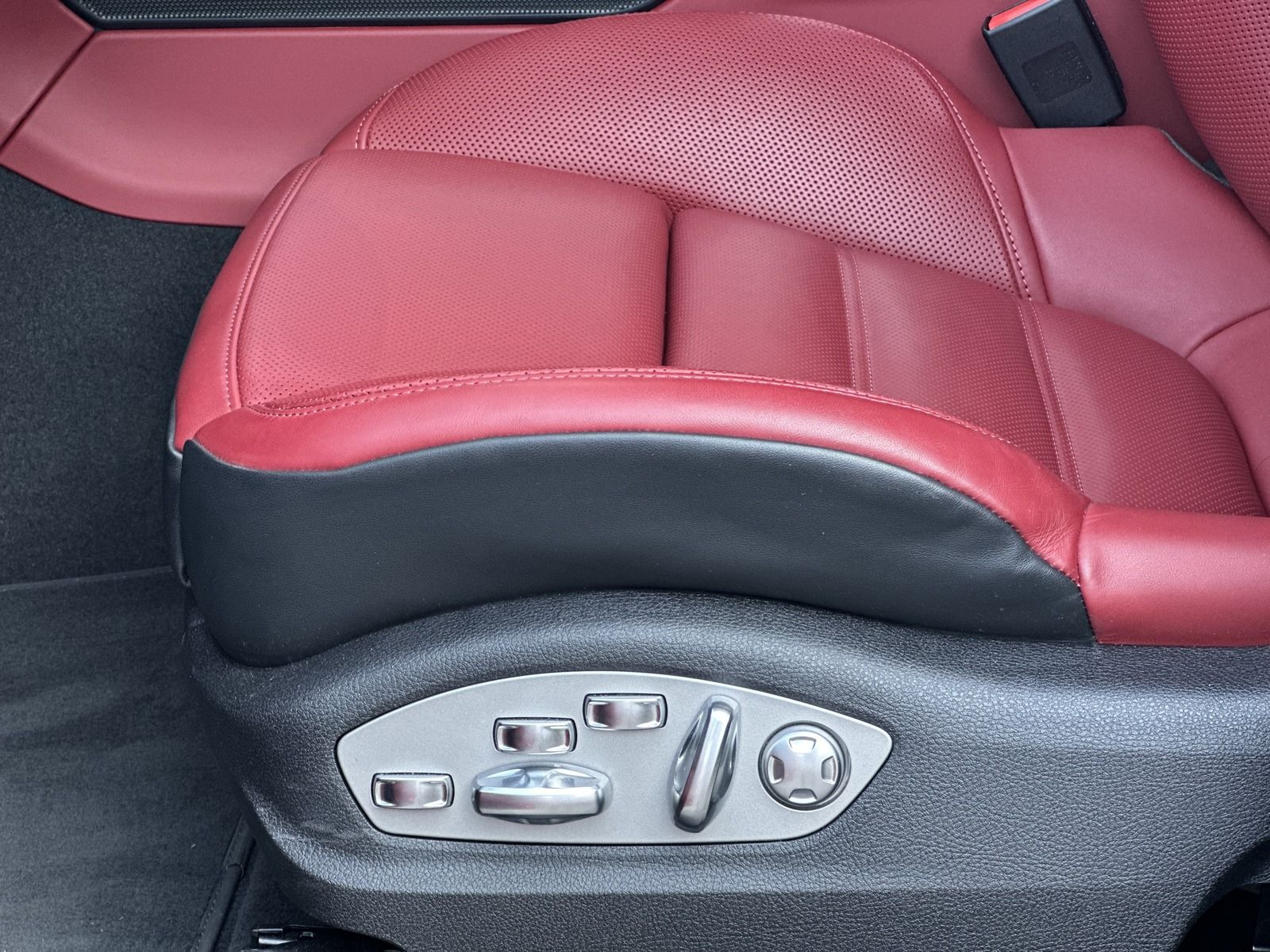 Porsche Macan T SPORTABGAS*21 EXCLUSIVE - Samsaru's Car Outlet