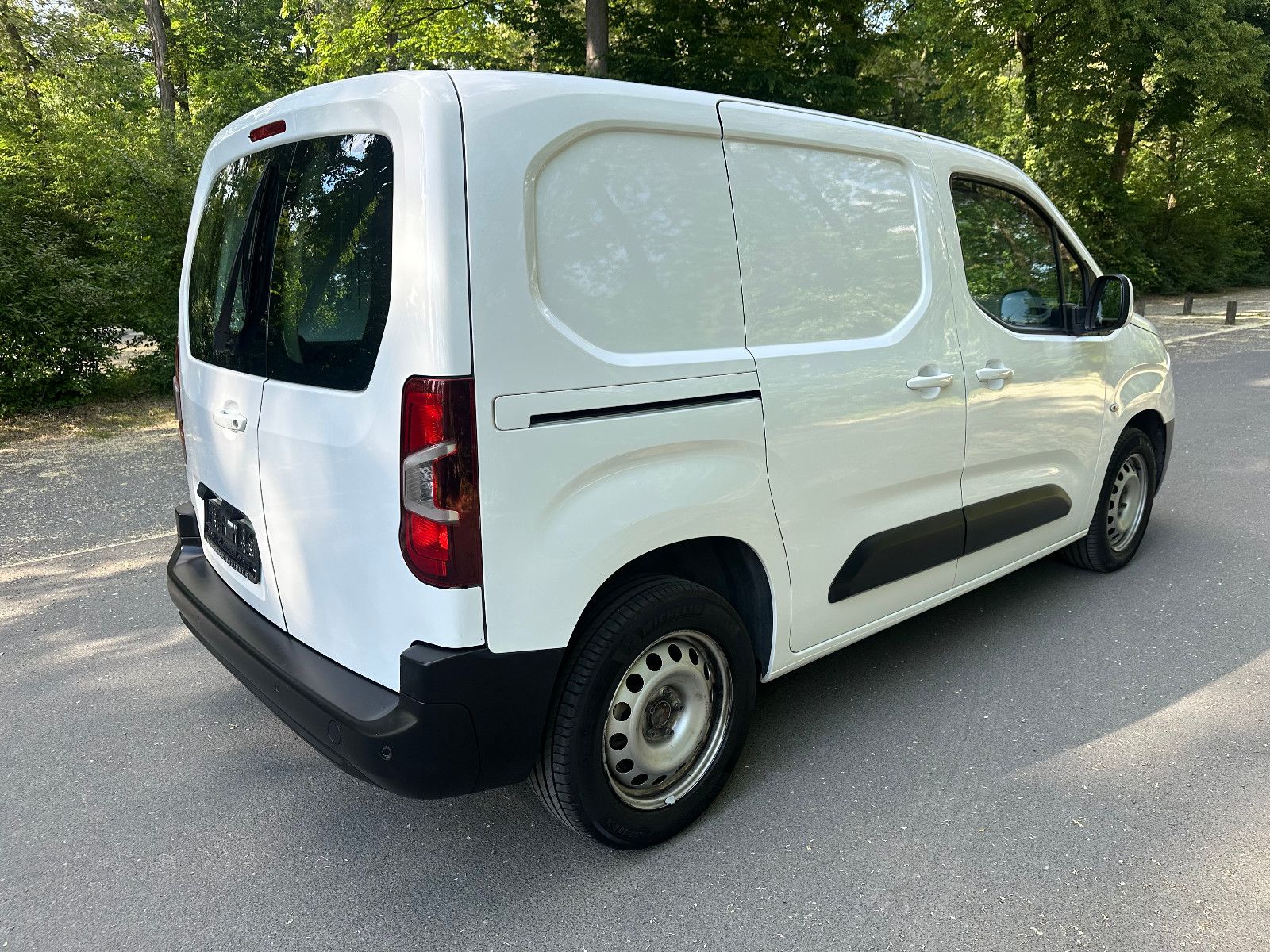 Opel Combo E Cargo Edition - Samsaru's Car Outlet