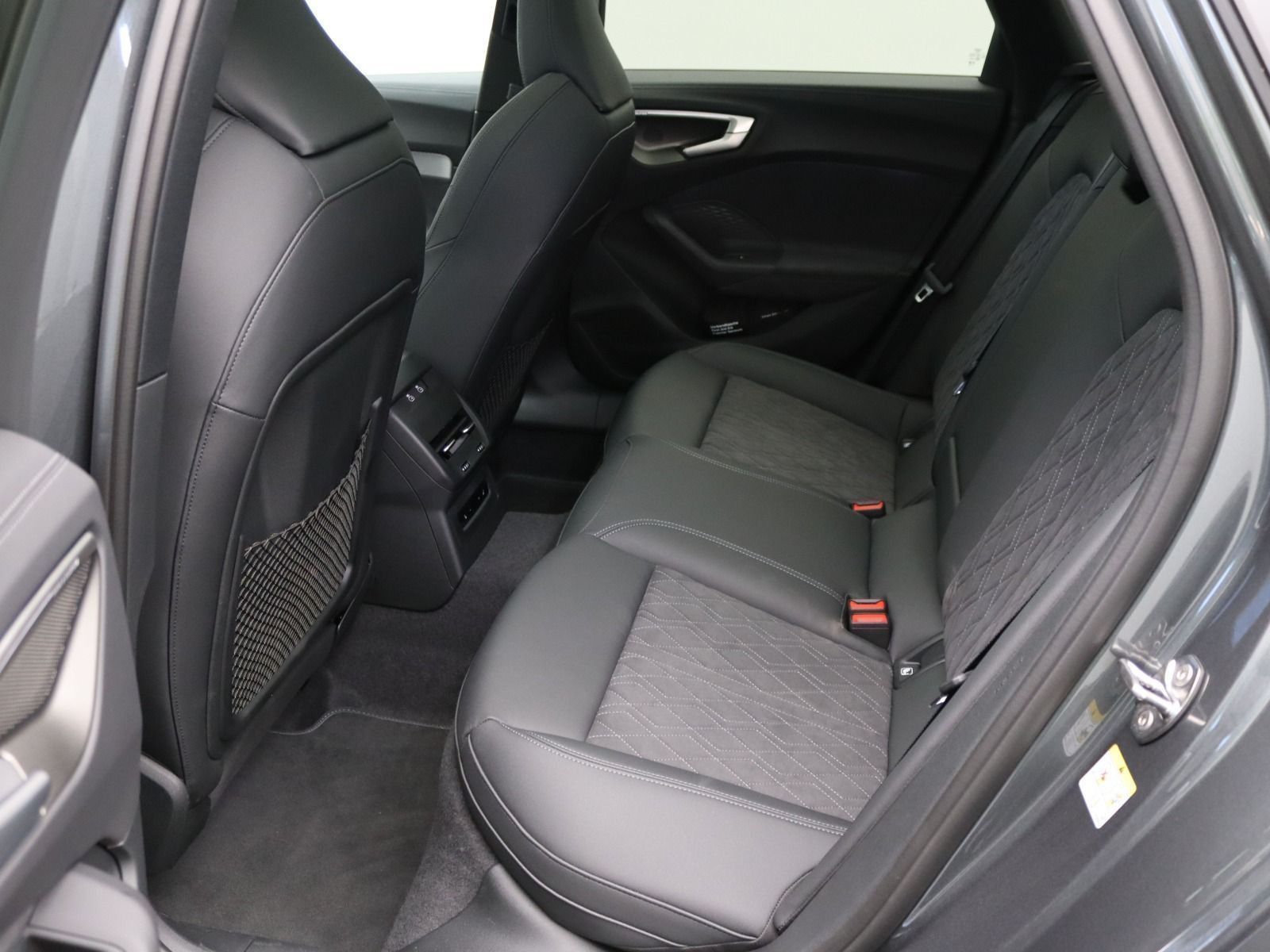 Audi A5 Avant e-hybrid S-Line quattro/ Pano, Tech pro