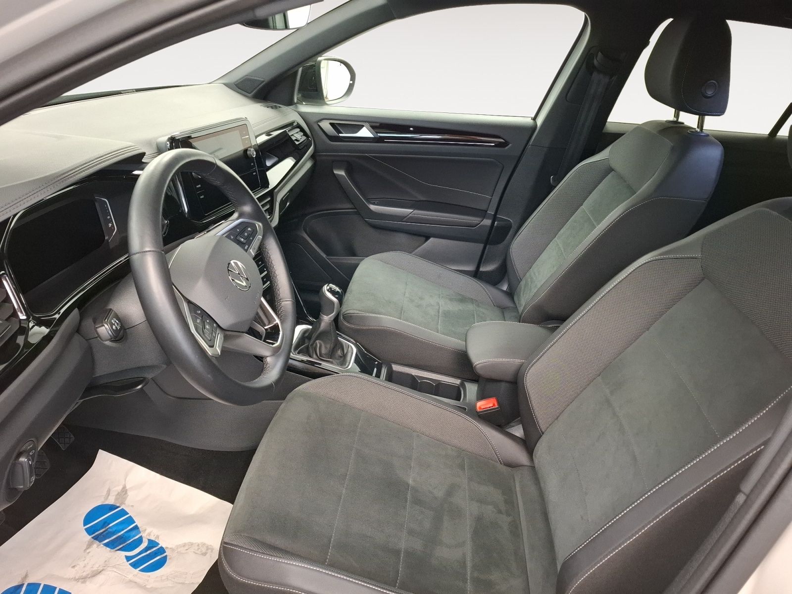 Volkswagen T-Roc 1.5 TSI Style - Samsaru's Car Outlet