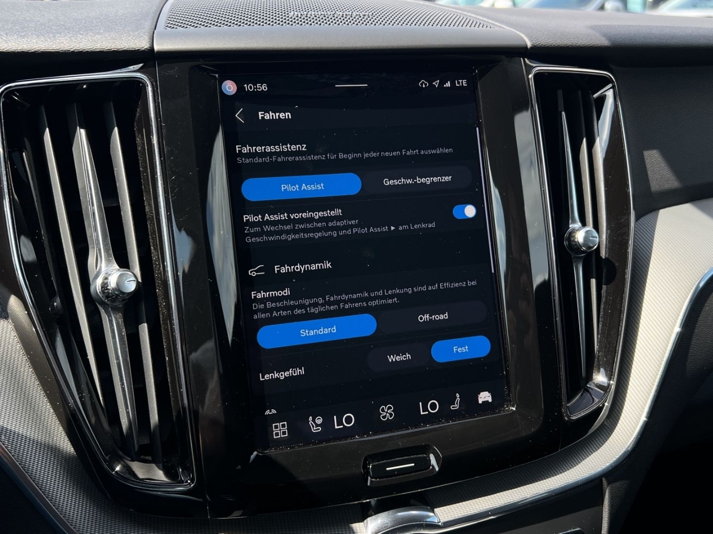 Volvo XC60 Plus Dark AWD/Harman-Kardon/SitzHz/DAB