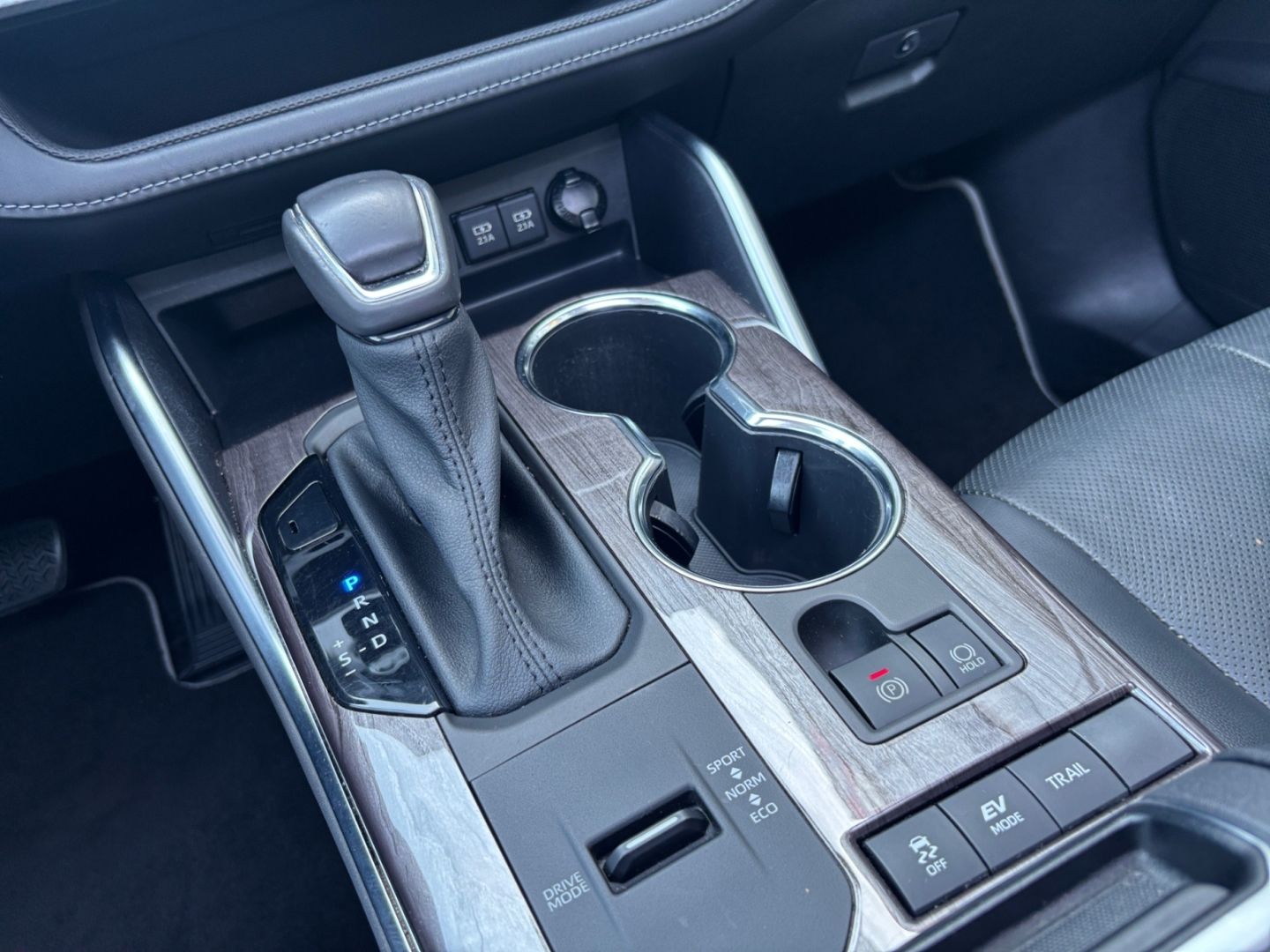 Toyota Highlander 2.5 Hybrid Luxury *7-Si*Pano*360°*JBL