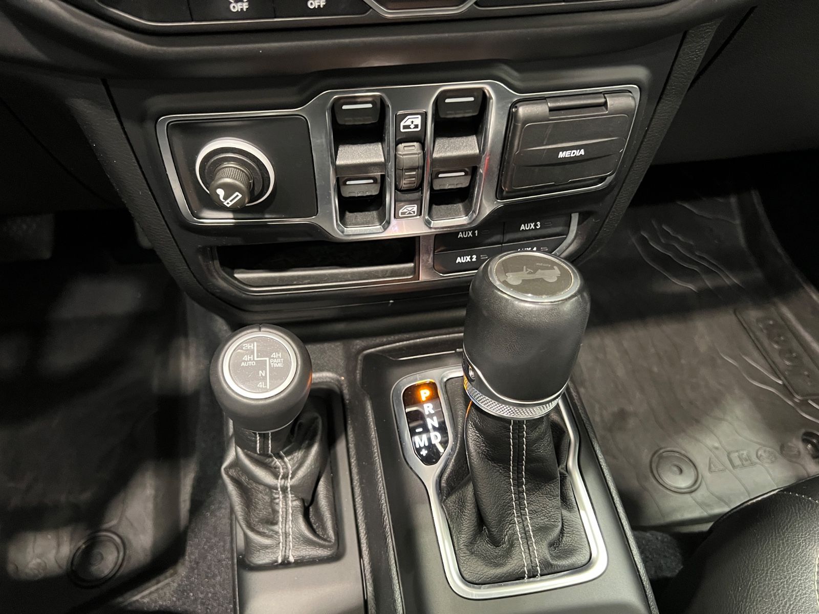 Jeep Wrangler Unlimited Sahara Softtop Sky One-Touch