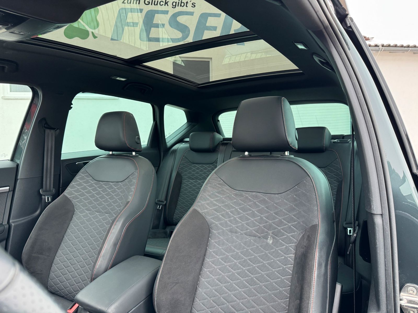 Seat Ateca FR 2.0 TSI DSG 4Drive ACC AHK PANO