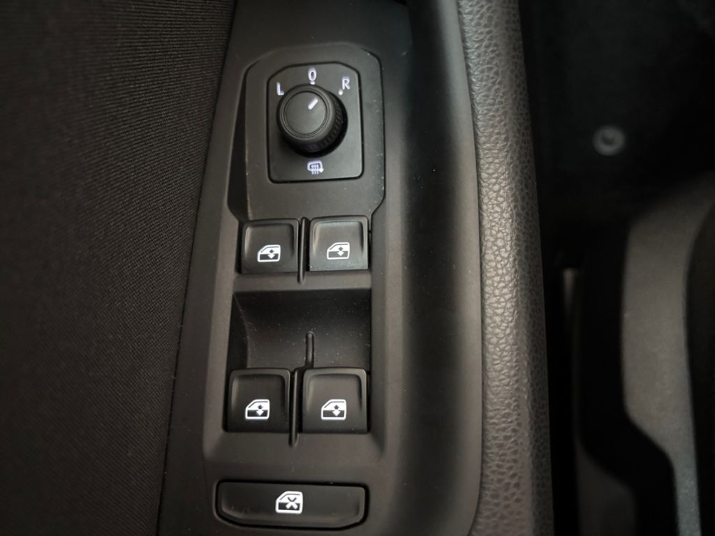 Volkswagen Passat Basis - Samsaru's Car Outlet