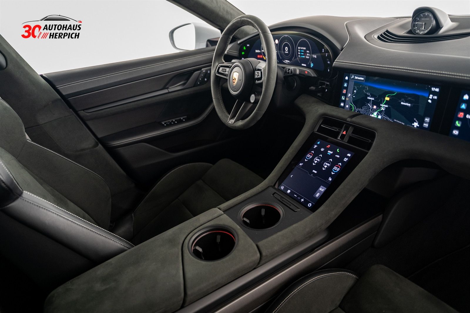 Porsche Taycan GTS 21" Matrix HAL Pano HUD InnoD Approve