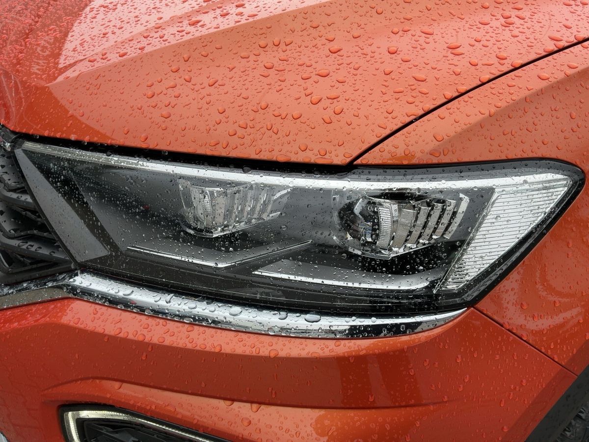 Volkswagen T-Roc 1.5TSI DSG UNITED - Samsaru's Car Outlet