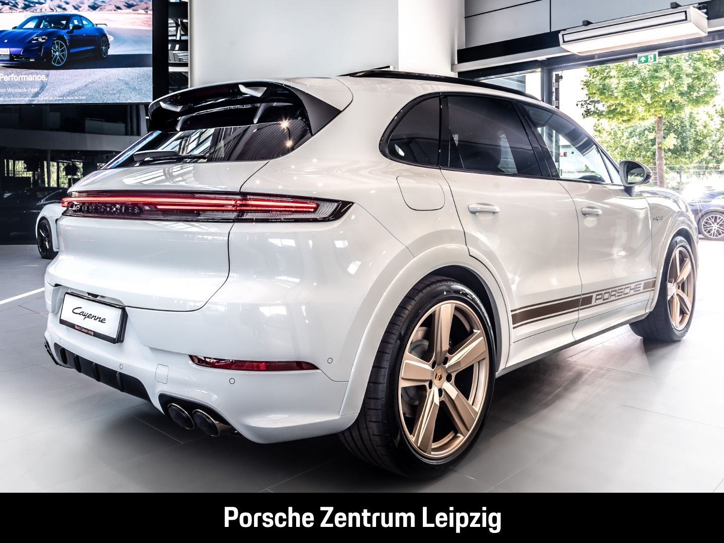 Porsche Cayenne E-Hybrid Burmester SportDesign Massage
