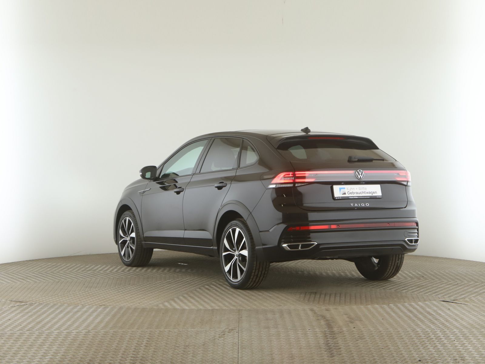 Volkswagen Taigo 1.0 TSI R-Line - Samsaru's Car Outlet