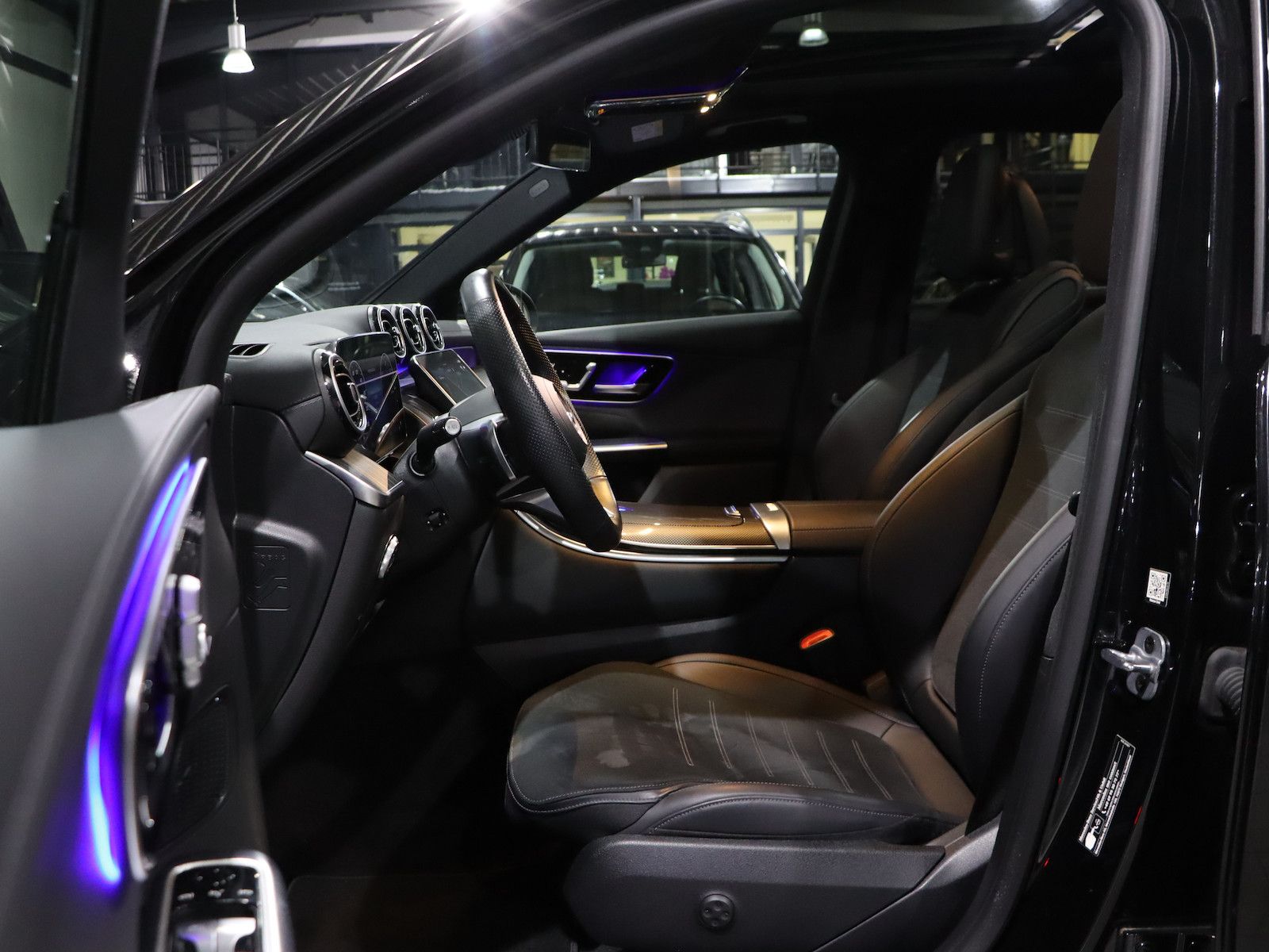 Mercedes-Benz GLC 300 de 4M AMG-LINE / PANORAMA / LASER / TOP