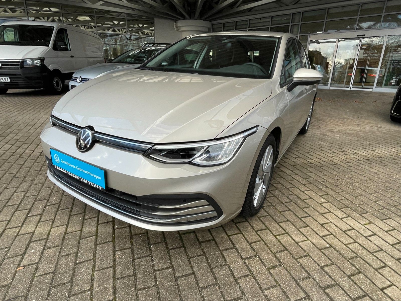 Volkswagen Golf 1.5 TSI MOVE - Samsaru's Car Outlet