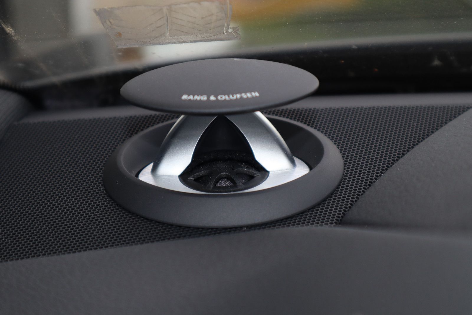 Audi A8L 60 TFSIe lang S-Line BLACK - Samsaru's Car Outlet