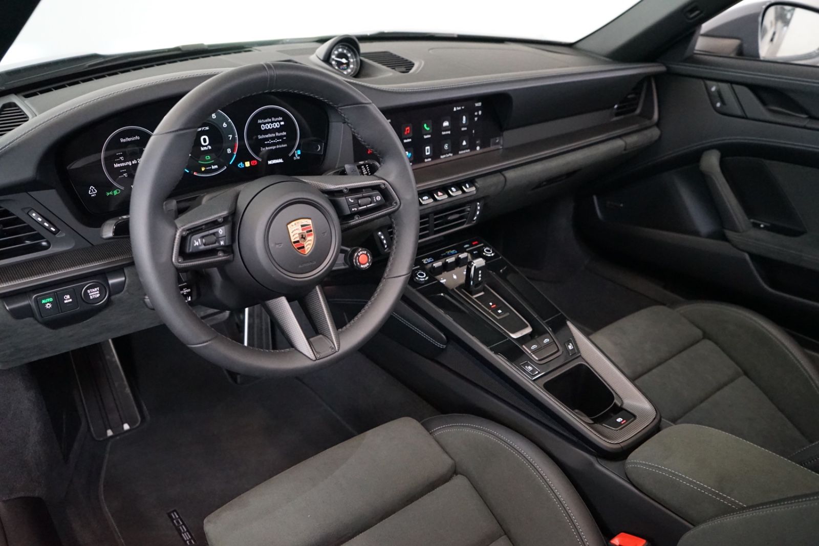 Porsche Targa 4 GTS + MY25 + CARBON + BOSE + 360