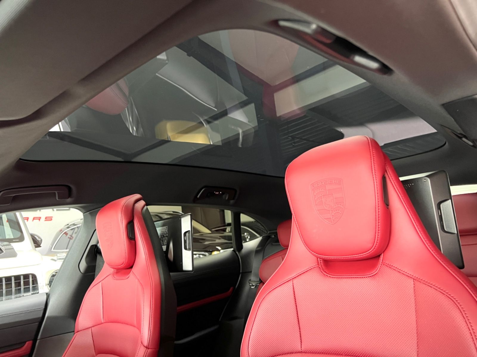 Porsche TAYCAN 4 CROSS TURISMO PANO ACC LEDER-ROT 2xDVD