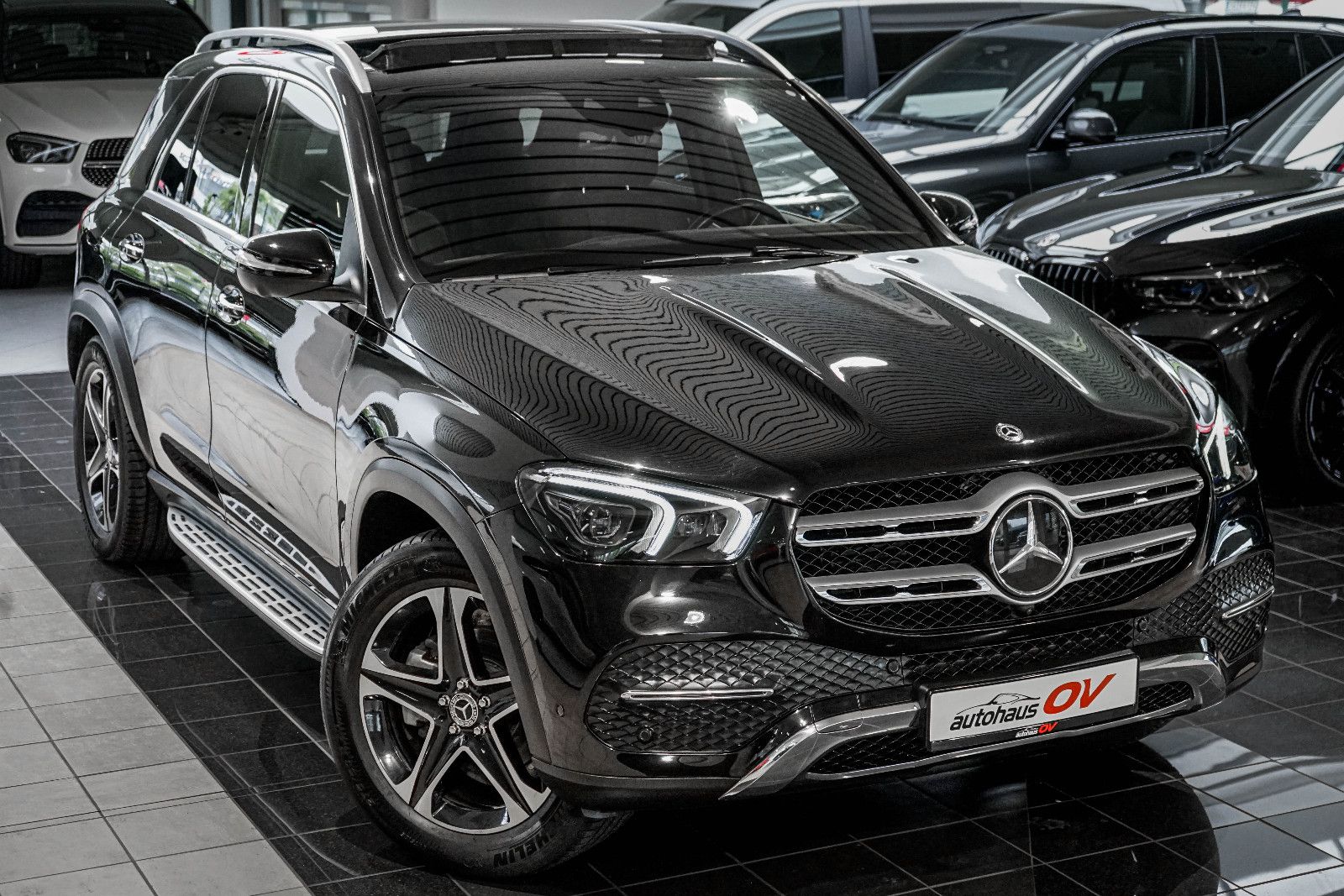 Mercedes-Benz GLE 300d 4M*Exclusive*3xTV*360*Distr*Pano*7xSitz